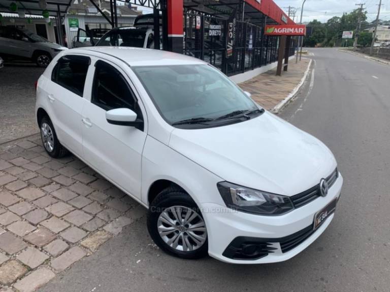 VOLKSWAGEN - GOL - 2017/2018 - Branca - R$ 47.900,00