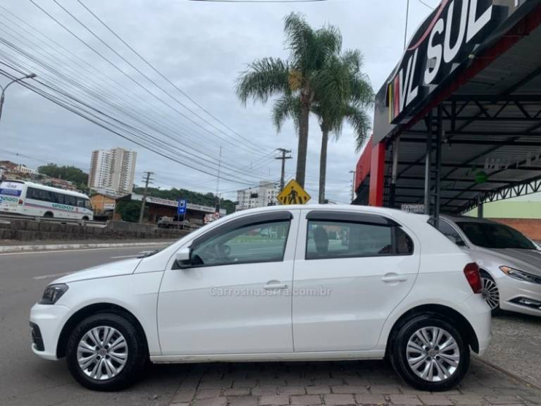 VOLKSWAGEN - GOL - 2017/2018 - Branca - R$ 47.900,00