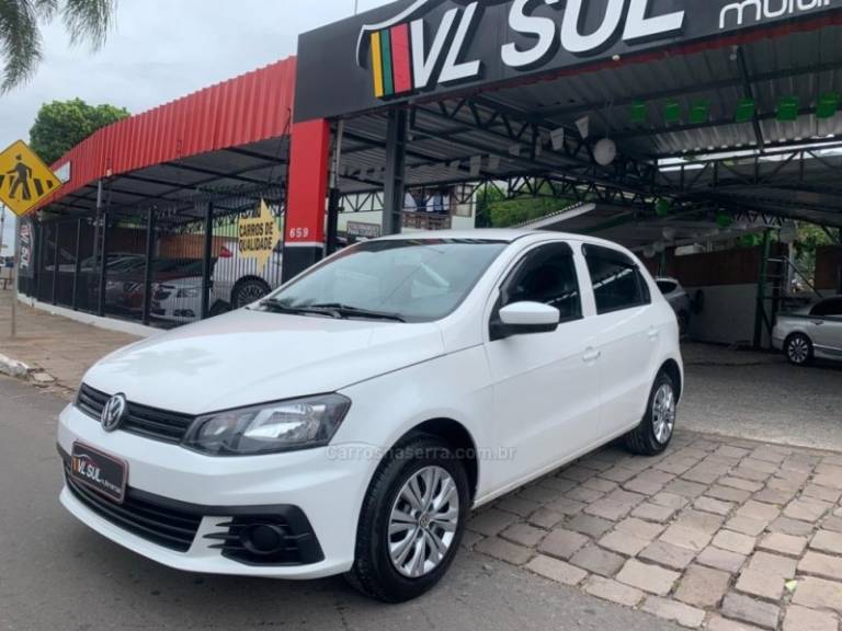 VOLKSWAGEN - GOL - 2017/2018 - Branca - R$ 47.900,00