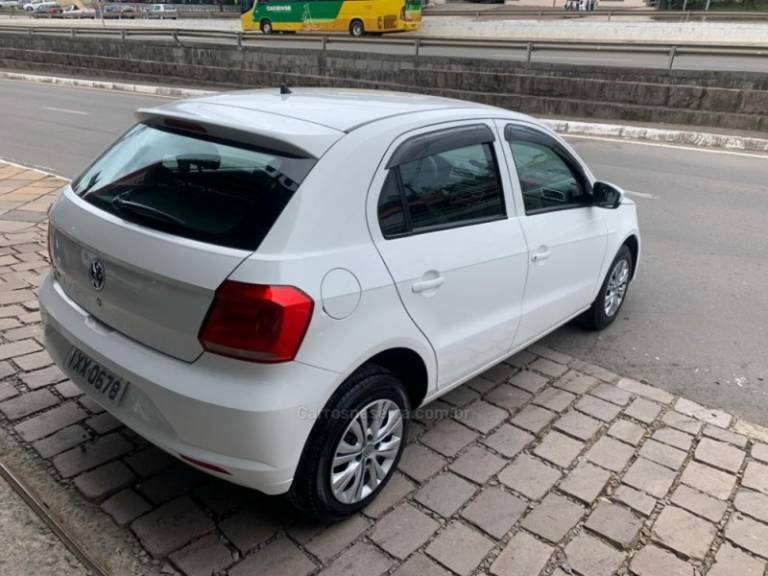 VOLKSWAGEN - GOL - 2017/2018 - Branca - R$ 47.900,00