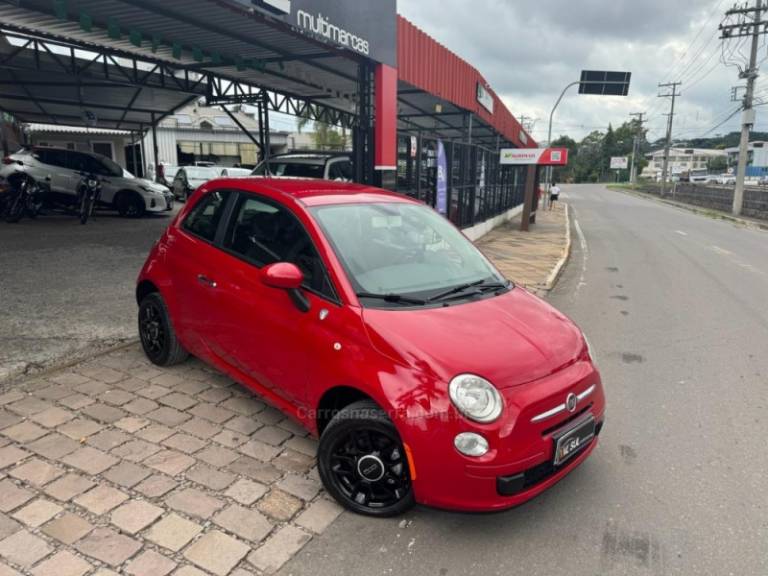 FIAT - 500 - 2011/2012 - Vermelha - R$ 41.900,00